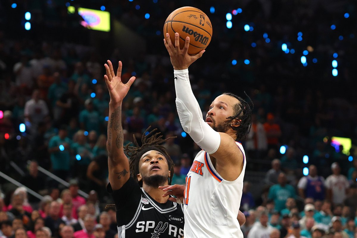 NBA总决赛尼克斯vs马刺尼克斯总决赛开门红尼克斯1比0马刺布伦森季后赛末节之王
