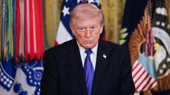 特朗普称适时结束对伊军事行动【特朗普称将在“适当时机”作出结束对伊朗军事行动决定