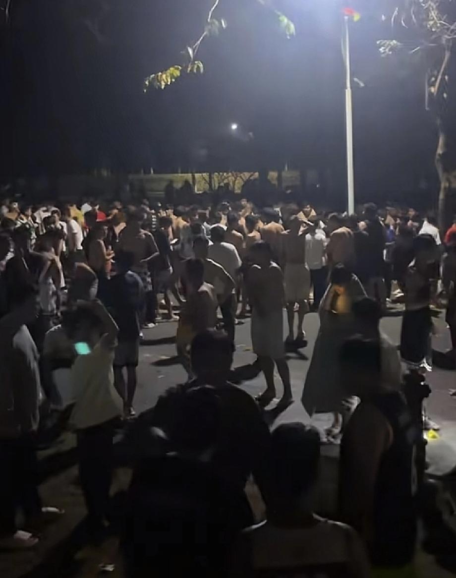 甘肃地震给大家的一个忠告
手机和钱都不重要，一定一定记得
跑的时候记得带被子
