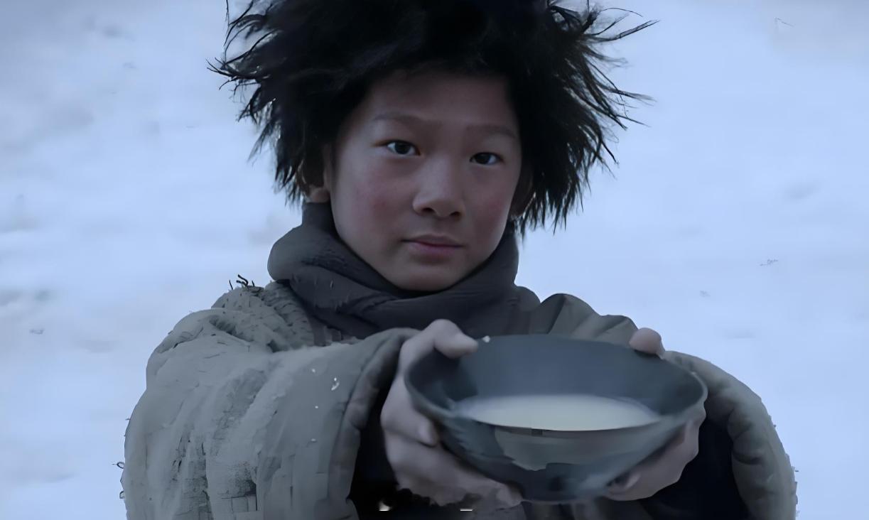 天选守护者苏翊鸣 苏翊鸣的场外人生越品越动人！ 被徐克一眼看中的天赋童星，成长满