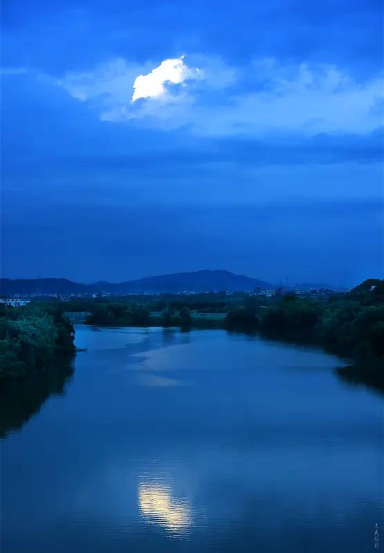 你能对出“雾锁青山风乍动”下联吗云遮碧水月初升