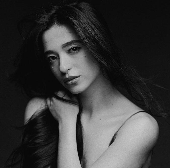 米奇·麦迪森主演的新片《红死魔的面具》已经开拍，改编自爱伦·坡同名短篇小说，米奇