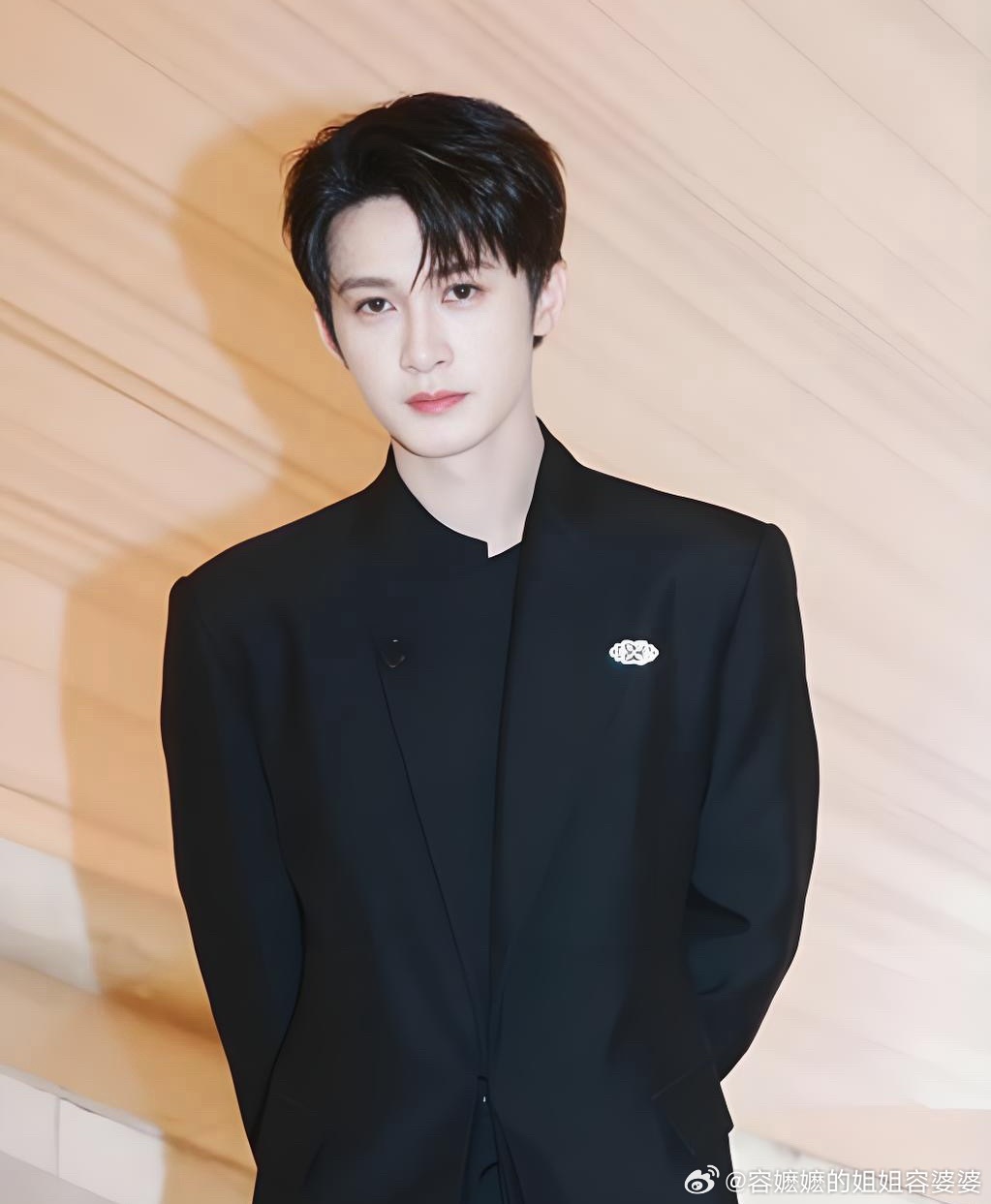 曝柠萌影视怕剧本写完檀健次不演其实错了，他们是想拿着檀健次的合约去跟别人谈投资，