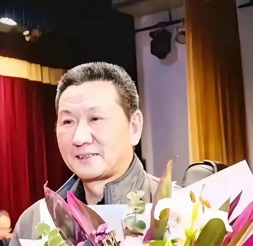 1985年，老山战场上，杨启良歼敌18人，转业后却遭地方恶霸刁难，他看了恶霸一眼