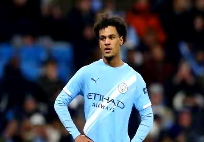 曼城冬窗补人补到鲍勃没地儿站，富勒姆直接砸3500万镑把人带走。22岁挪威小伙，