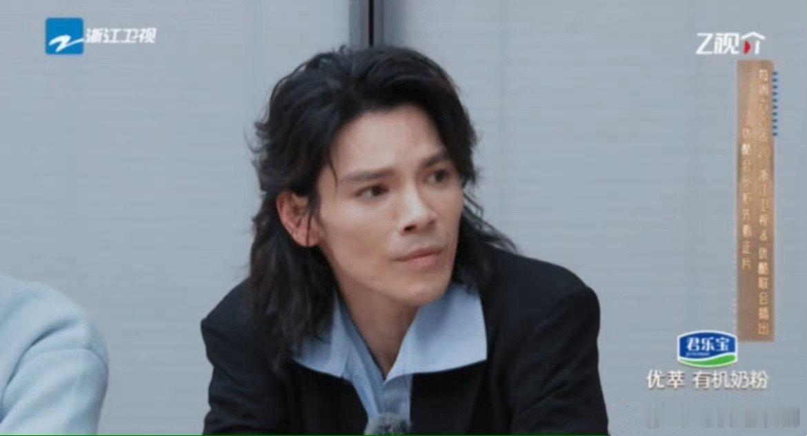 #向佐硬控吴镇宇三秒钟#向佐真的不要太搞笑，咱就说这个回答真的是要给我笑发财了，
