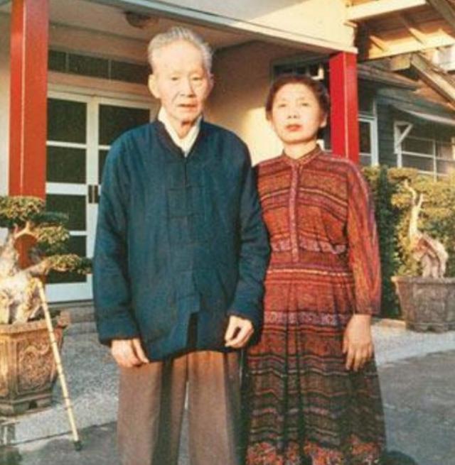 1990年，冰心忽然托人从北京送了一封信寄给在台湾的孙立人：希望孙立人将军有生之