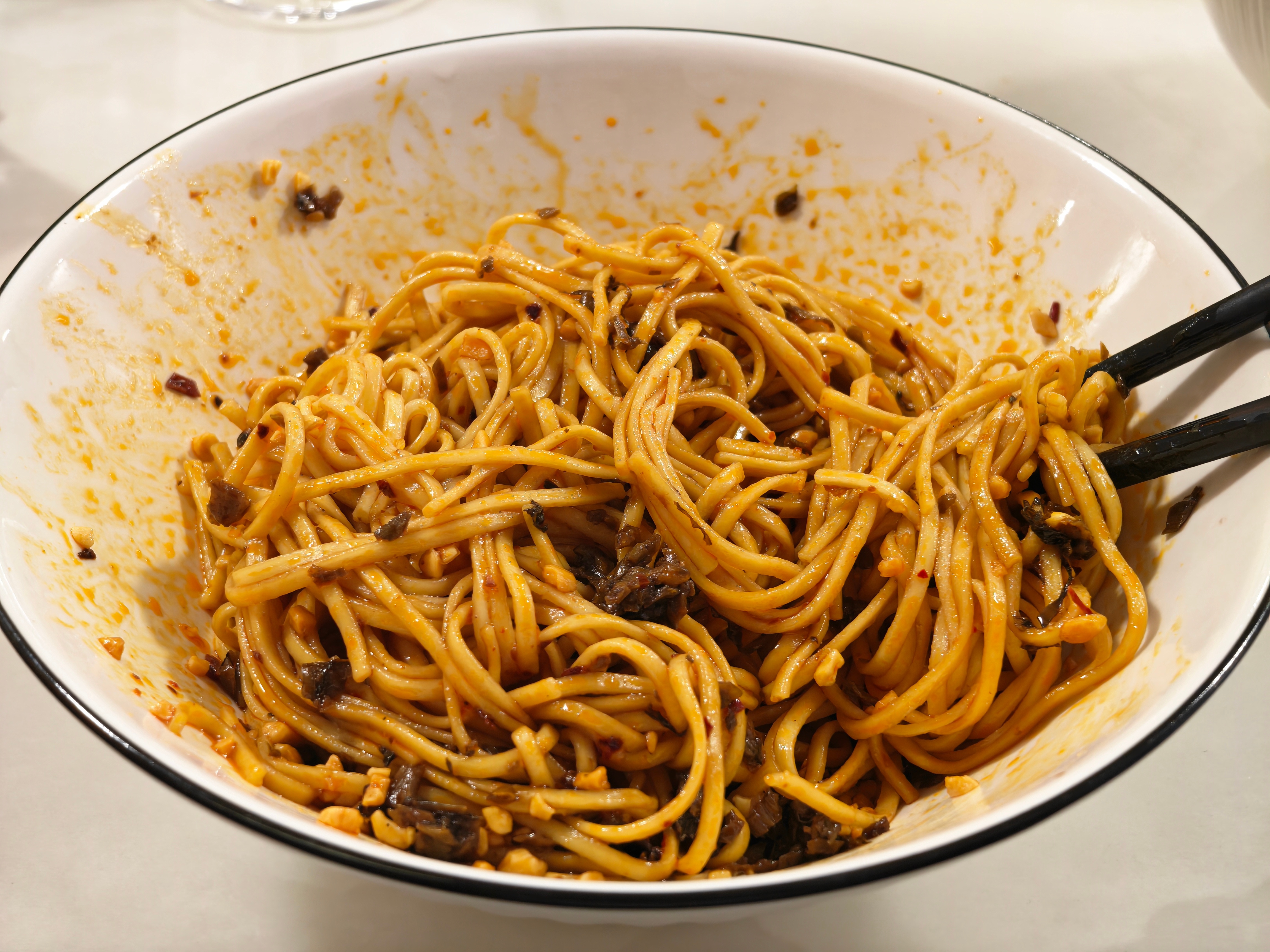 感觉今晚没吃饱，来碗燃面加个餐