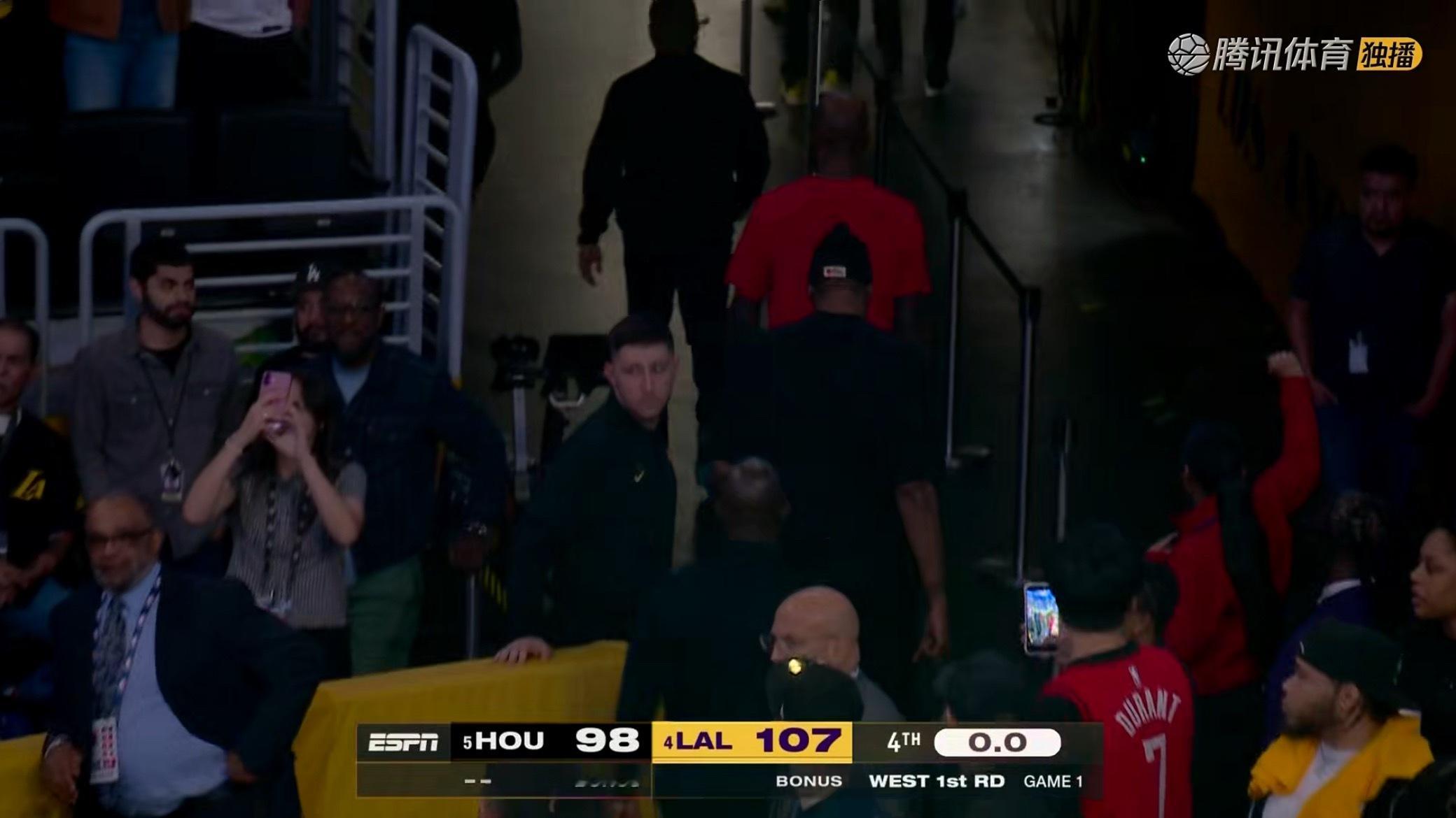 赢了！湖人107-98战胜火箭，系列赛1-0领先🔥如何评价这场比赛火箭vs湖人