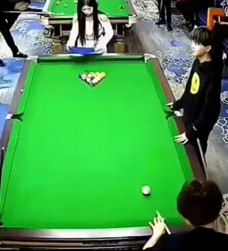 为什么大多数人都很自卑啊？因为他们耳边很少听到自由、艺术、快乐、幸福、享受、平等