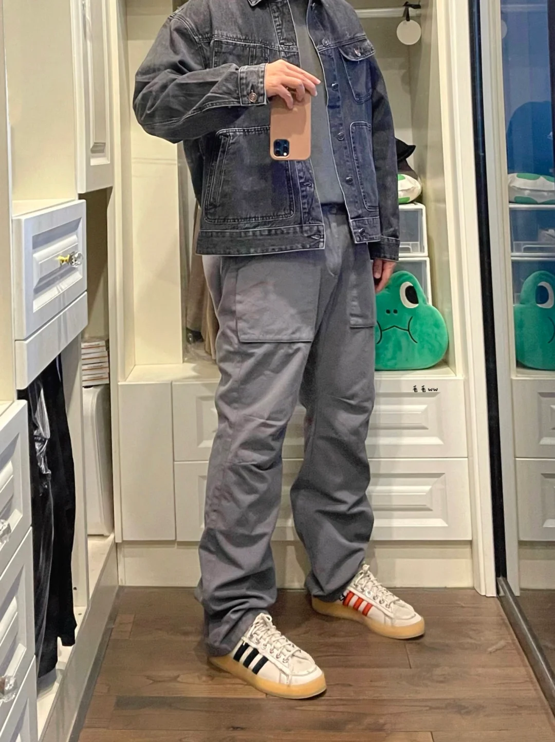 显瘦灰色系｜牛仔服穿搭