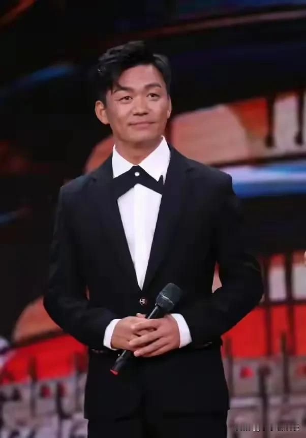 王宝强和马蓉离婚9年后，一双儿女成了他的救赎！

当年被老婆绿了、钱卷走、全网嘲