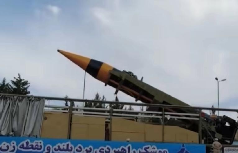 伊朗要退兵也没有那么难，伊朗只要证明自己有反航母的利器即可！
美国威胁伊朗的军事