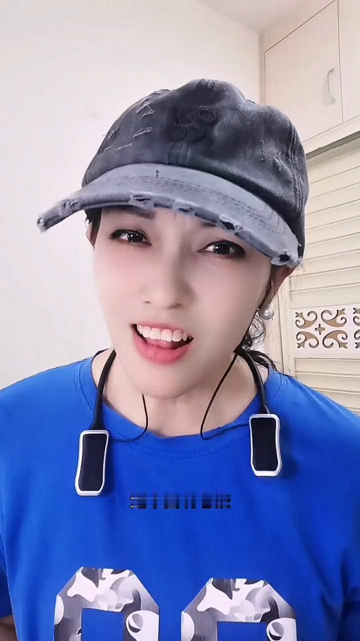 走个面老铁，全国各地的朋友们、兄弟姐妹们、爷们们、娘们们，能不能走个面一起听一首