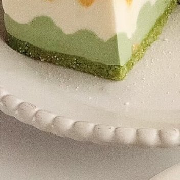 抹茶芒果🥭芝士蛋糕🥭饼干底：奥利奥饼干 60g｜融化的黄油 30g🥭芝士：