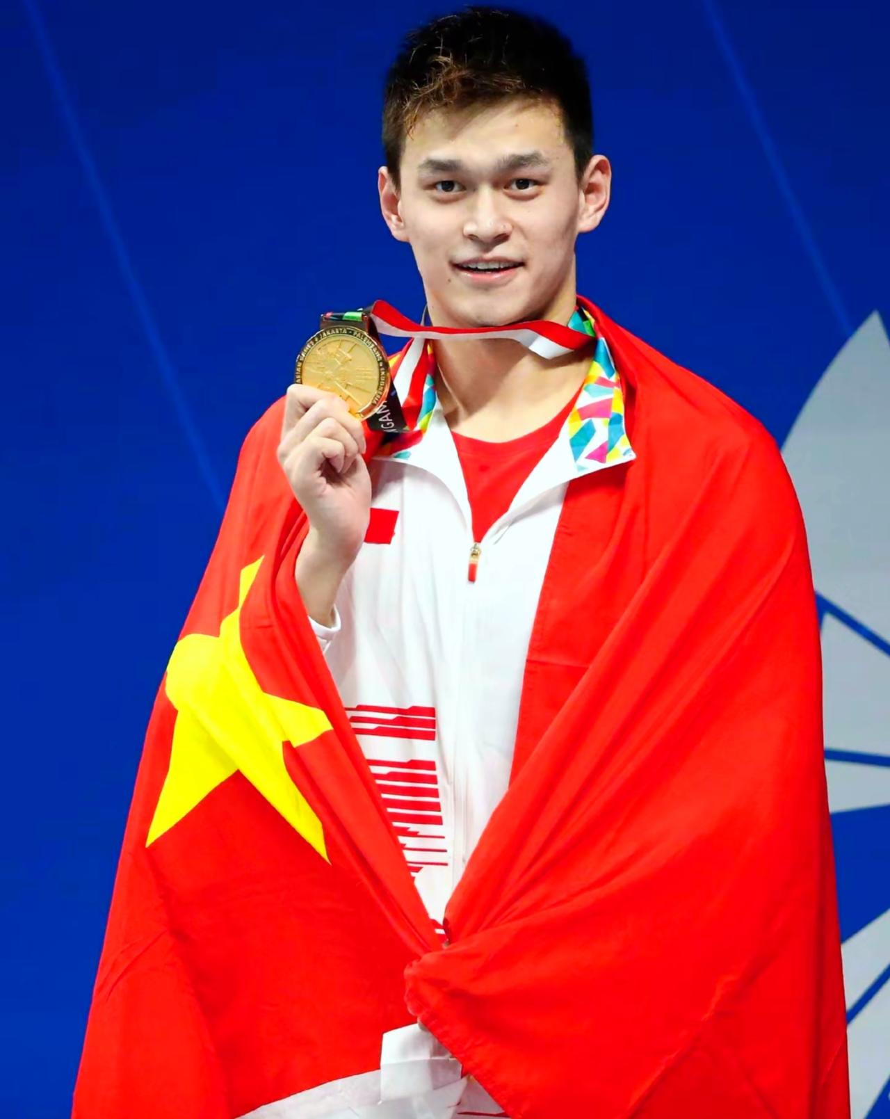 一夜之间，
全国人民都在说：
34岁的泳坛传奇孙杨，竟然输给了18岁的山东小将张