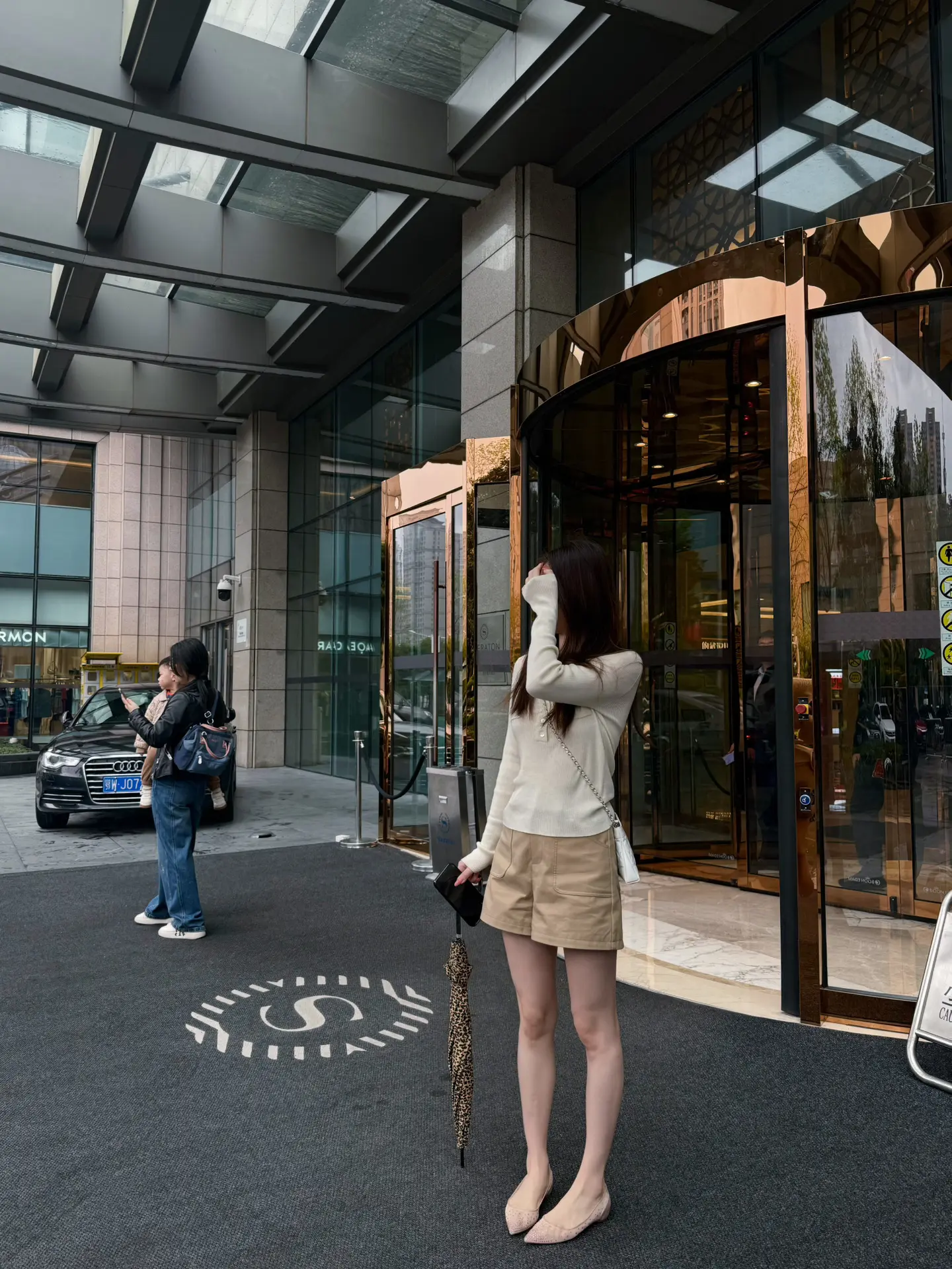 我希望变成一个看似柔软内心其实是石头的人.