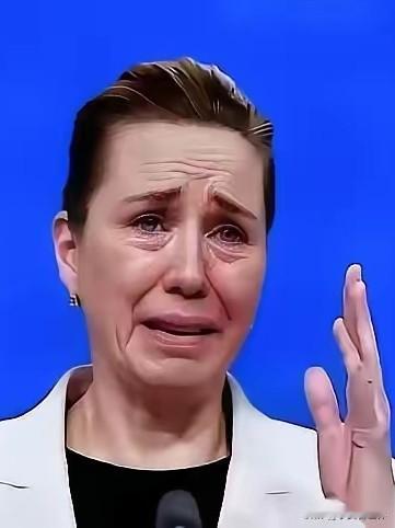 一直很反俄的丹麦，对美国是狗一样的忠诚。
这次，两条腿要被主人卸了，哭哭啼啼的，