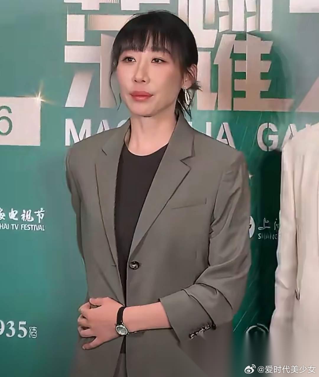 任素汐这次失算了， 如果我是她， 我当初说什么也不穿这套衣服，原因很简单，她这个