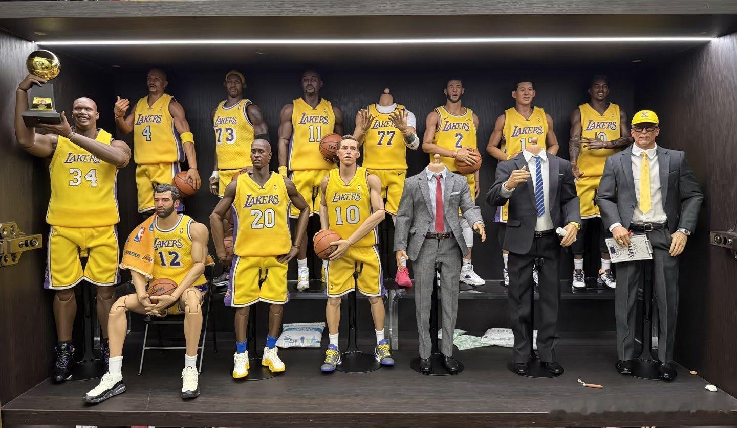 90年代之前，NBA传奇球星群星闪耀：乔治·麦肯、威尔特·张伯伦、埃尔金·贝勒、