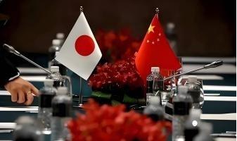 俄罗斯专家有一句话说的话糙理不糙：如果中国真的跟日本打起来，那么想在中国屁股捡便