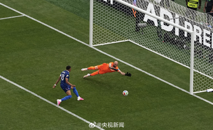 【#法国小组赛2连胜# 提前出线】北京时间23日，美加墨世界杯小组赛I组第二轮，