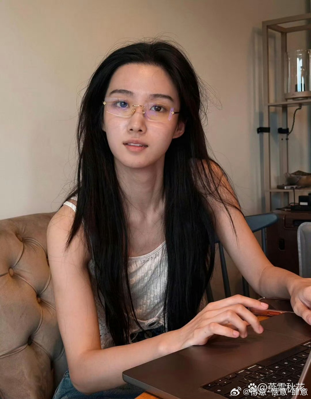 素颜状态下的卢昱晓，竟有刘亦菲的神韵，太美了！ 