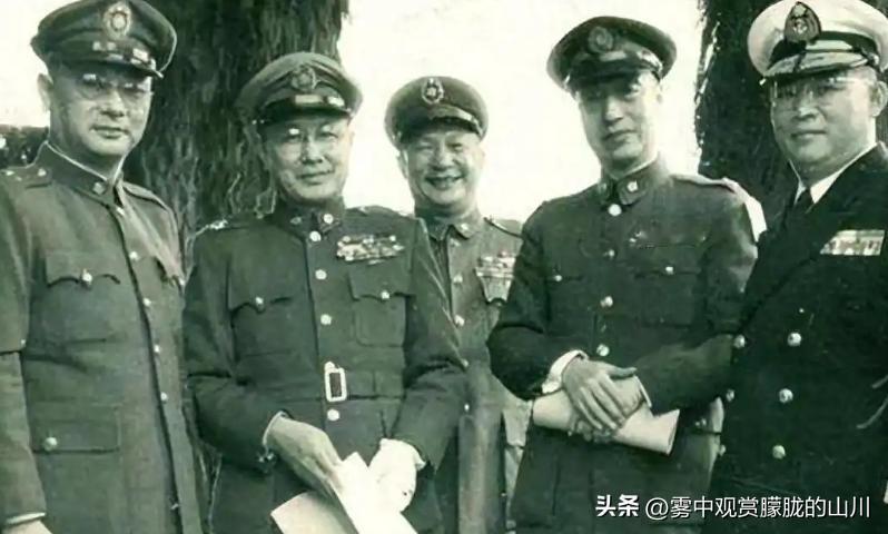 粟裕打了一辈子仗，说国军有三个人最难对付，薛岳张灵甫都排不上号，有一个让他连吃三