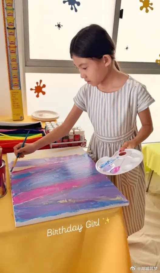 陈冠希女儿AIaia9岁身高陈冠希女儿9岁庆生照9岁生日快乐啊！这身高太高了，明