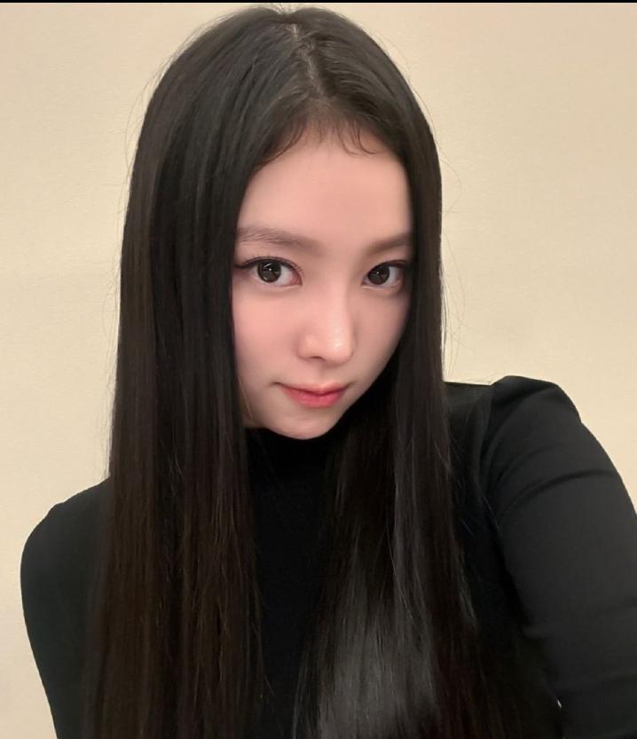 今天是这个小女孩的生日，让我们祝一起narin生日快乐ต ᳐ ᷇ᵕ  ᷆ ᳐ต੭