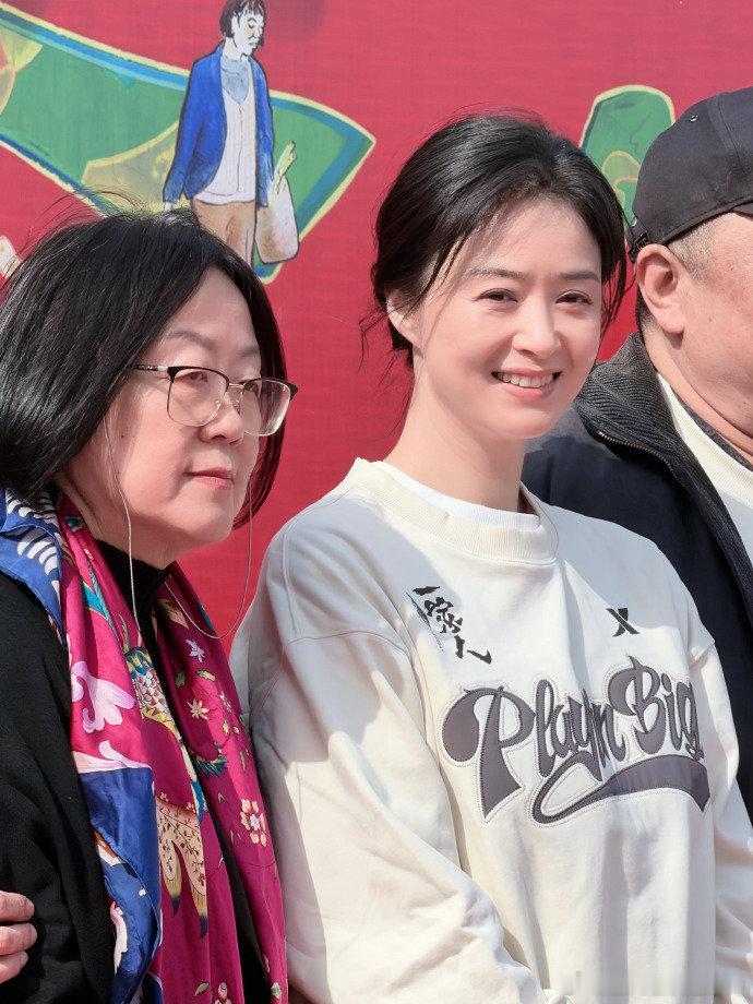 狄仁杰演上华妃的爹了 《多喜一家人》选角太会整活！梁冠华从神探变大家长赛多喜，成
