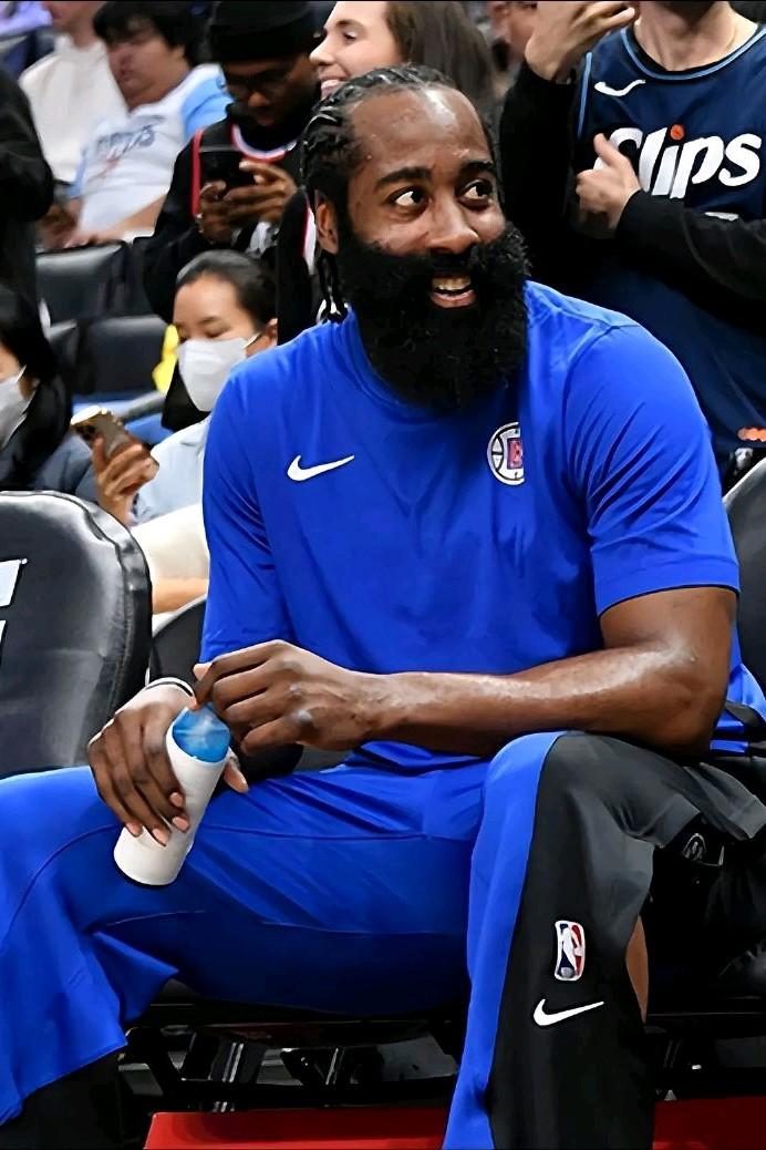 伦纳德继续因伤缺阵，比尔出战成疑，昨晚带病出场41分钟的哈登继续出战亚特兰大老鹰