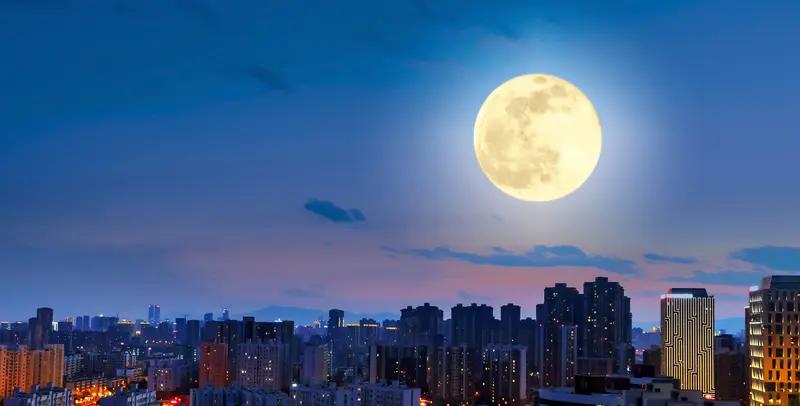 除了中国，很多亚洲国家也过中秋节，但名称、习俗和侧重各有不同。

1. 韩国：秋