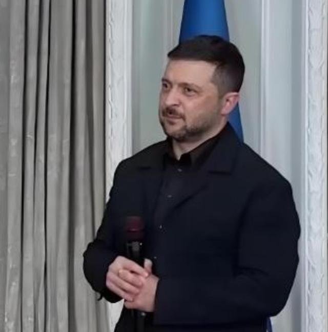 乌克兰终于醒了？都以为俄罗斯背后站着的是伊朗、朝鲜，谁能想到，真正撑住俄罗斯的，