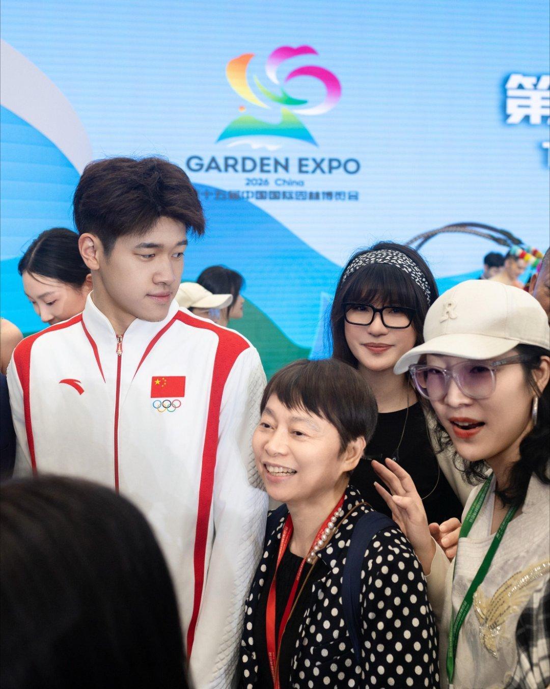 很萌的一只小乐乐潘展乐