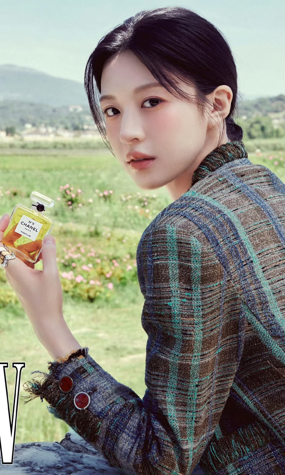 高允真 × W Korea Beauty Digital Cover