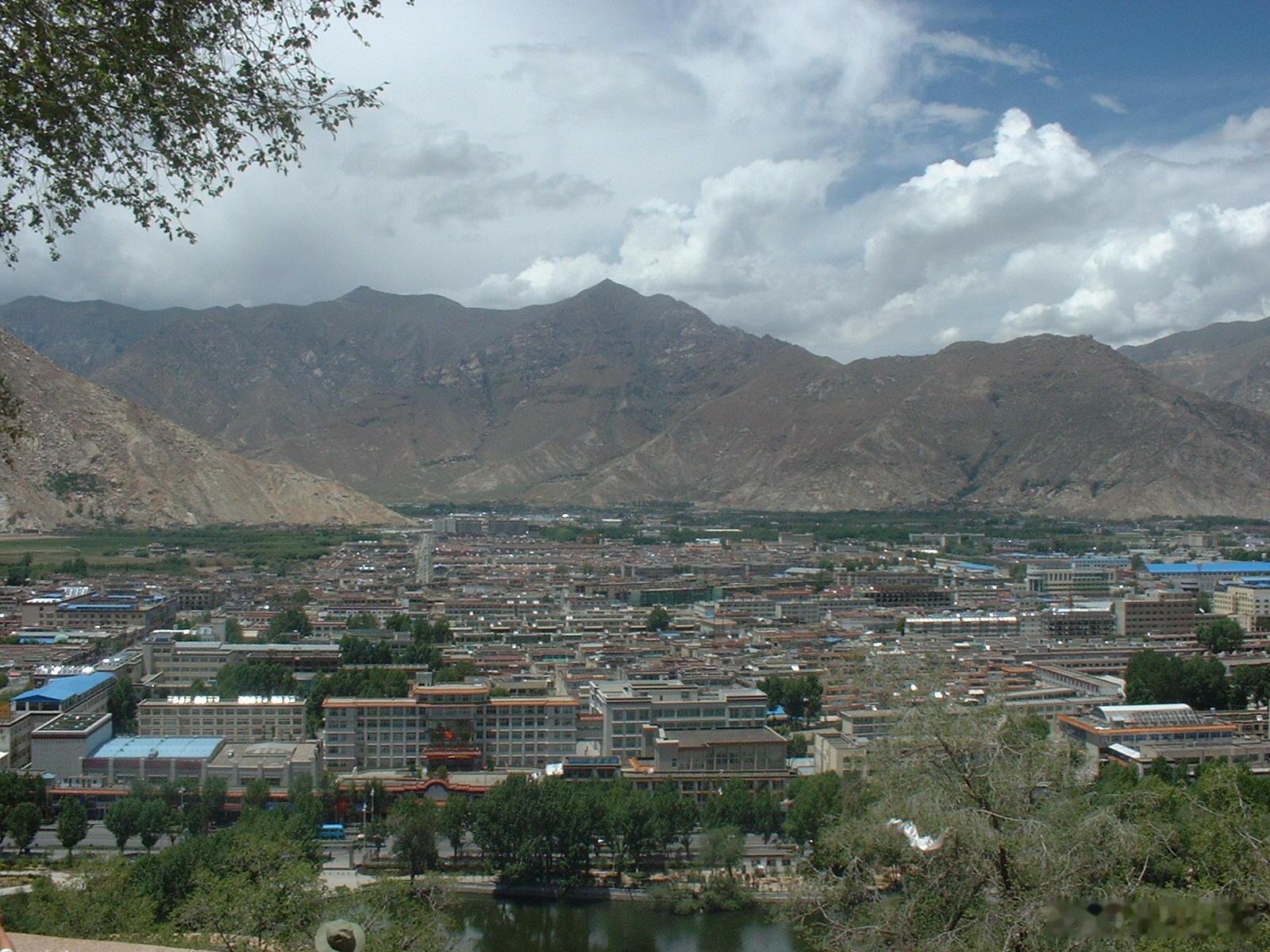 曾记否？那年秋天川藏之行的记忆。乘坐进藏列车慢慢提升海拔高度。（续十八）尽管相机