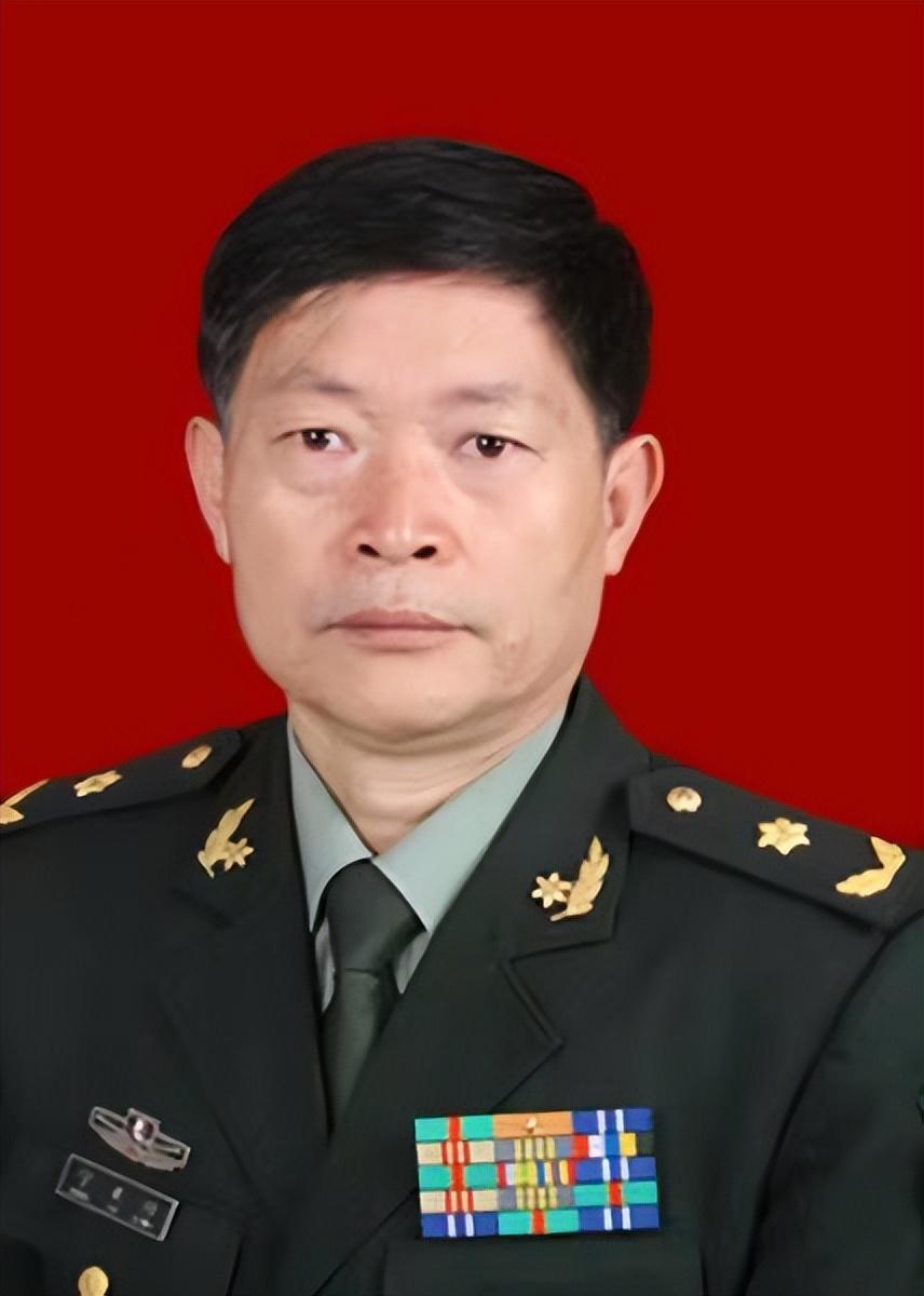 军医国医名师宁亚功：扎根西南，守中医正道
 
宁亚功，男，1955年2月出生，云