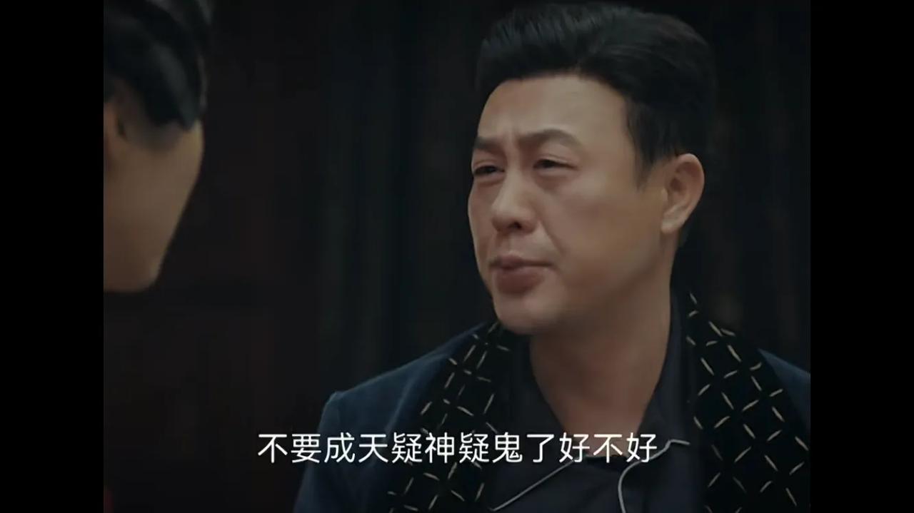 厦门市民族路上的乌糖沙茶面，执法人员来到这里检查时，执法人员打开操作间的冰箱，检