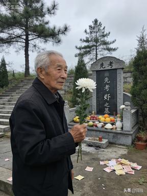 一位65岁老人非常现实的话：
如今的殡葬简单的不能再简单！
人死在医院，
直接打