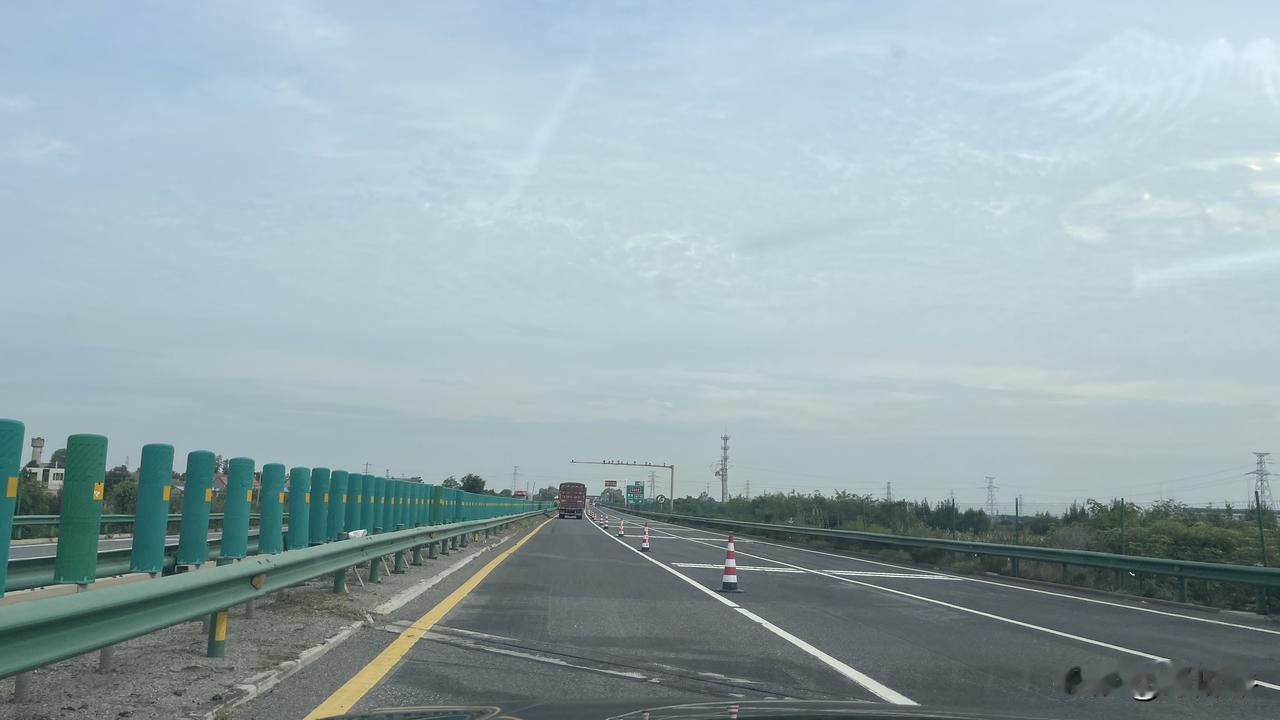 G70高速银川至咸阳方向，乾县段，路面为啥有异响。
前段时间在G70福银高速，银