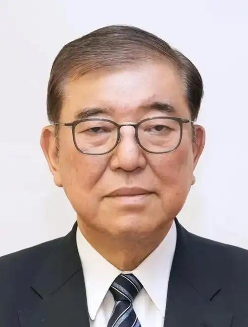 中国9.3阅兵在即，日本却决定打破惯例，首相石破茂做了一件他前任们30年来都不敢