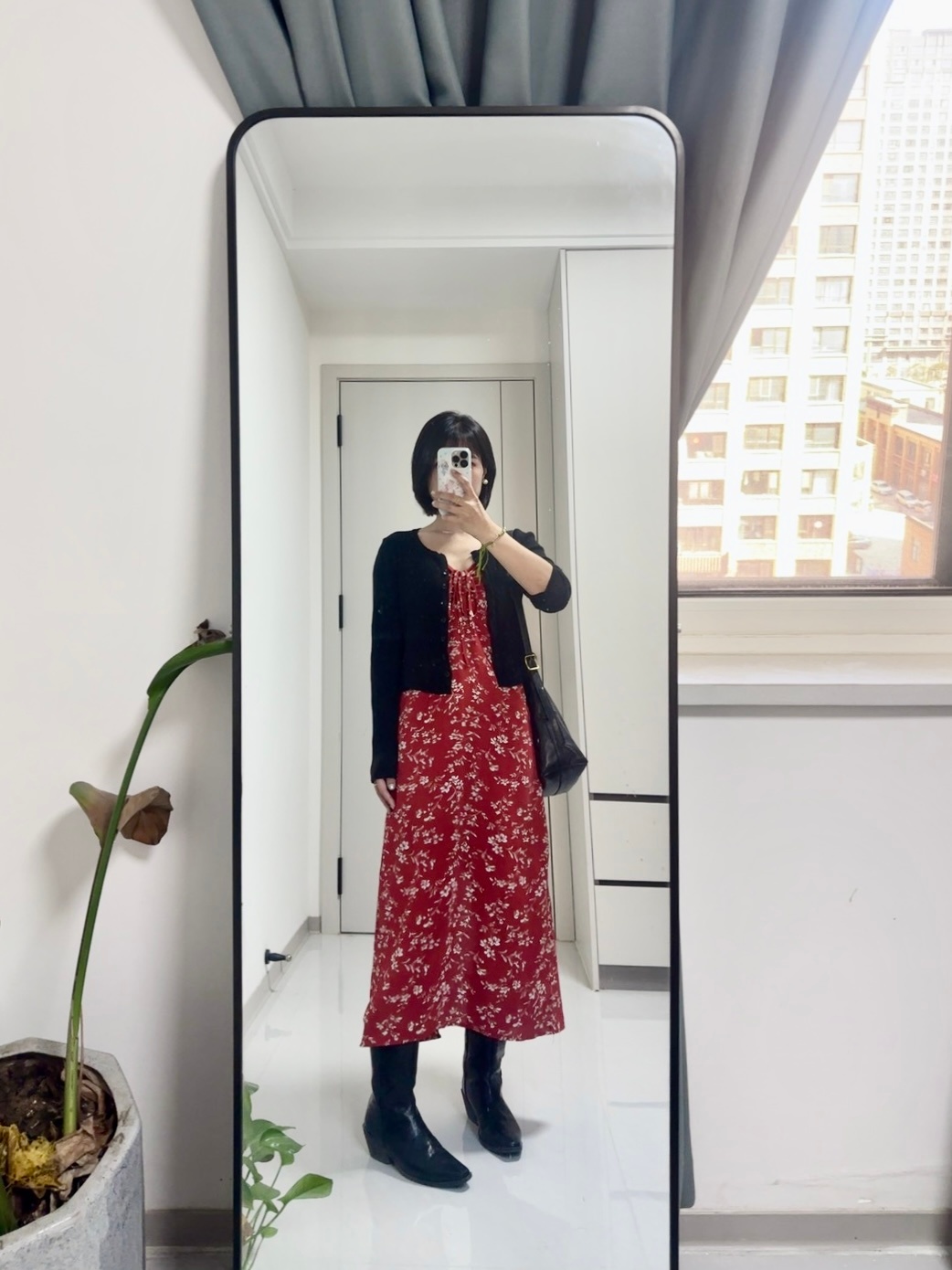 满妈的ootd 头发剪短之后 姐妹们问得最多的问题就是好打理不我昨晚在剪了之后第