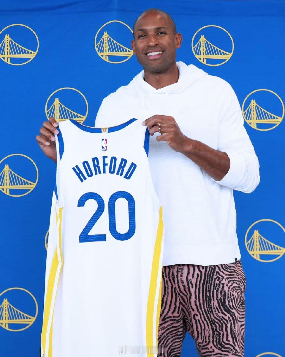 欢迎来到勇士队 ​​​