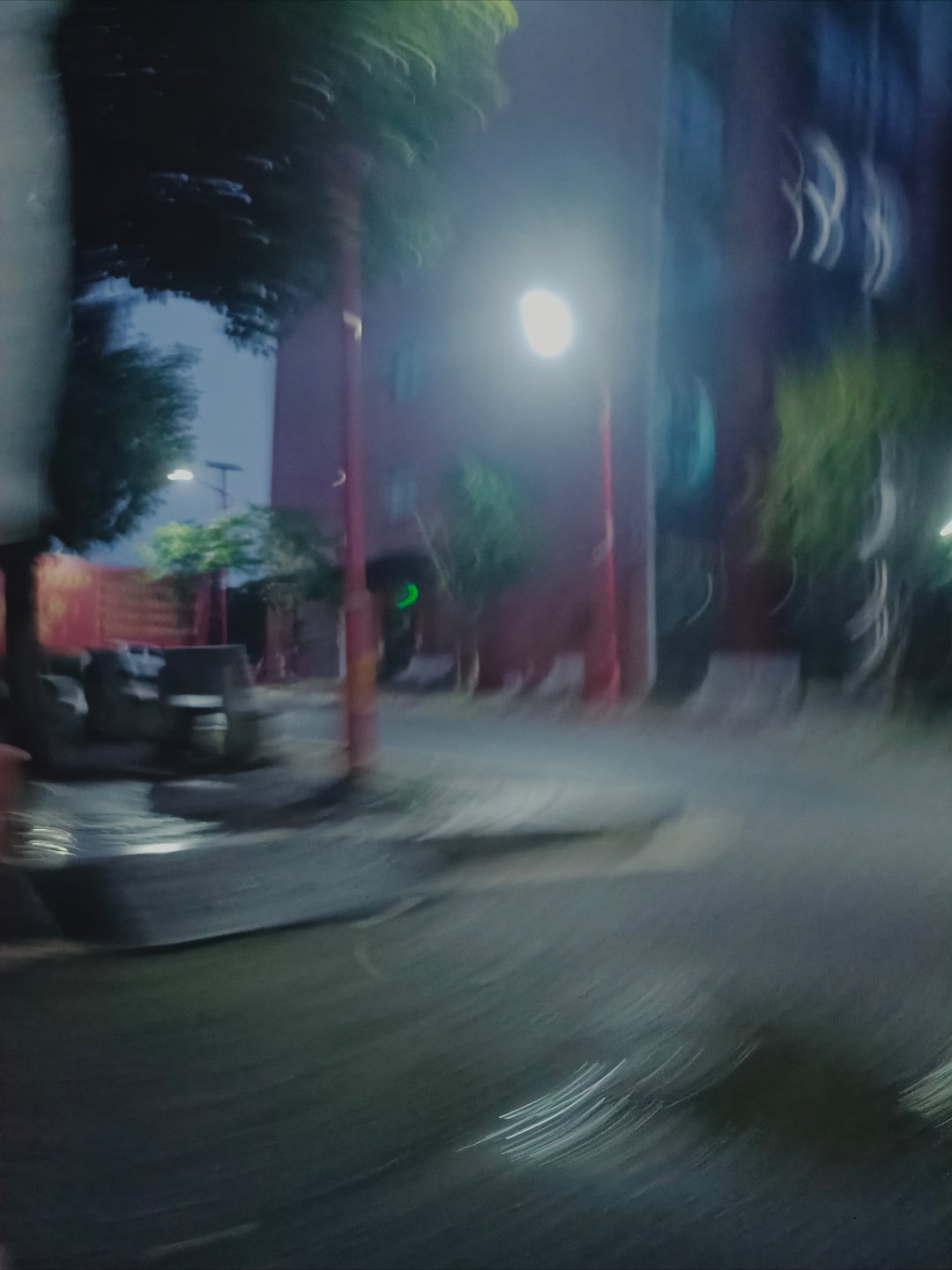 不要尽力而为,而要全力以赴,即使没有出色的外表和能力,也要有压倒一切的霸气,用自
