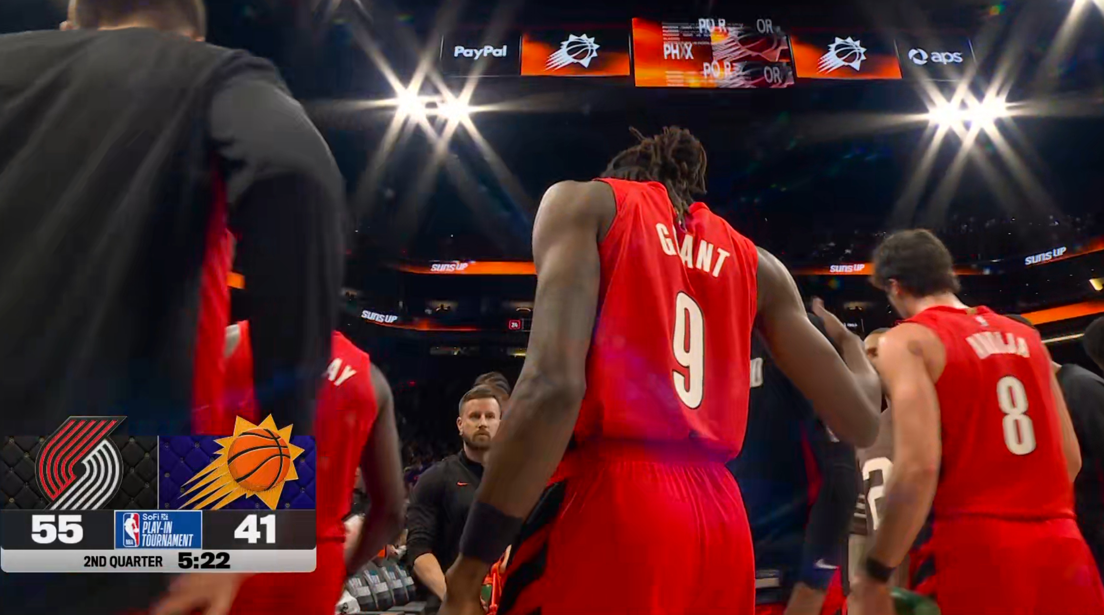 开拓者的锋线群过于凶猛，太阳还没有找到应对办法。 