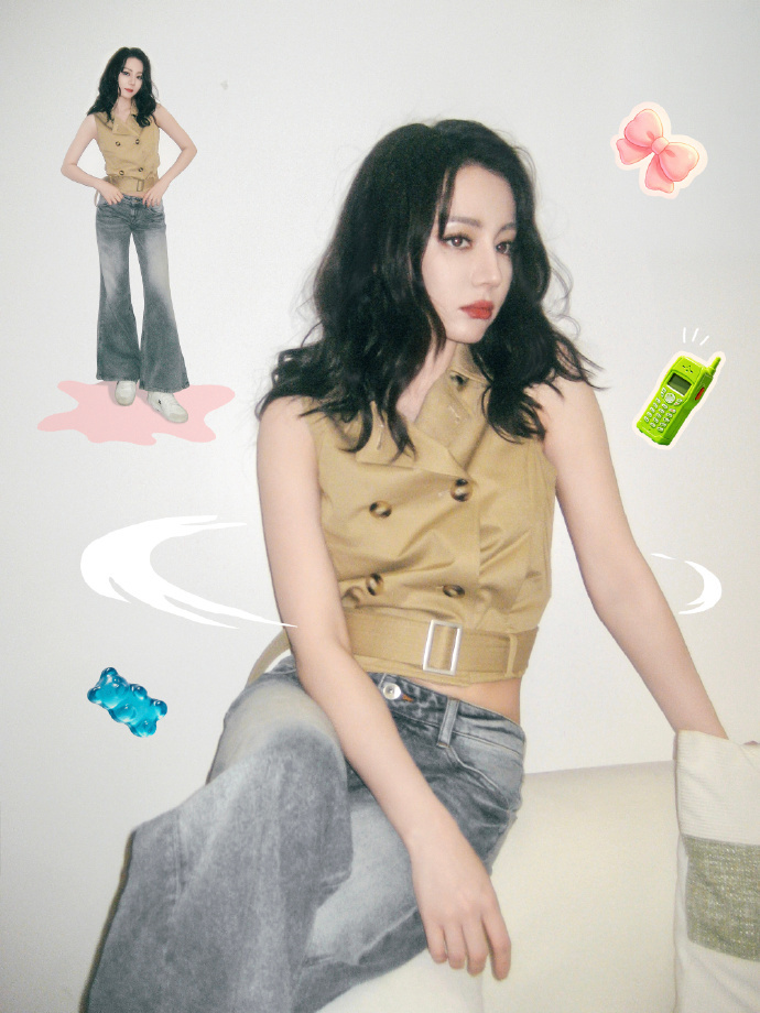 图里有三个迪丽热巴 图里有三个迪丽热8~接收如此美萌的巴巴！ 