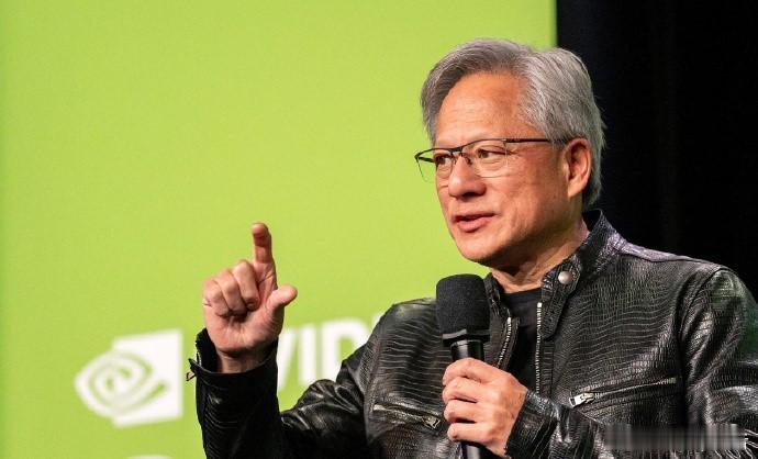 黄仁勋称华为AI芯片将取代英伟达7月16日，英伟达CEO黄仁勋称，华为AI芯片取