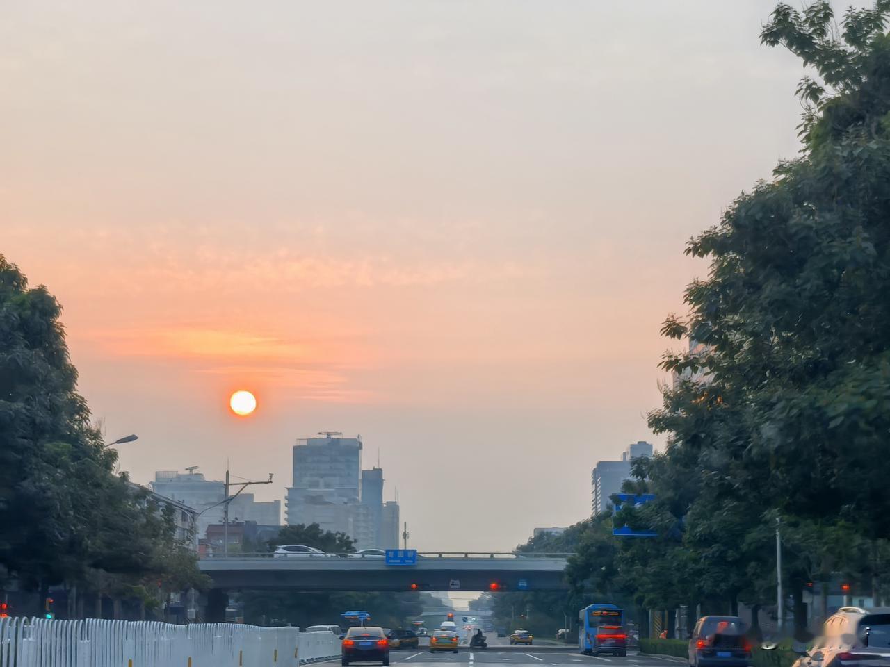 早霞映照花园桥