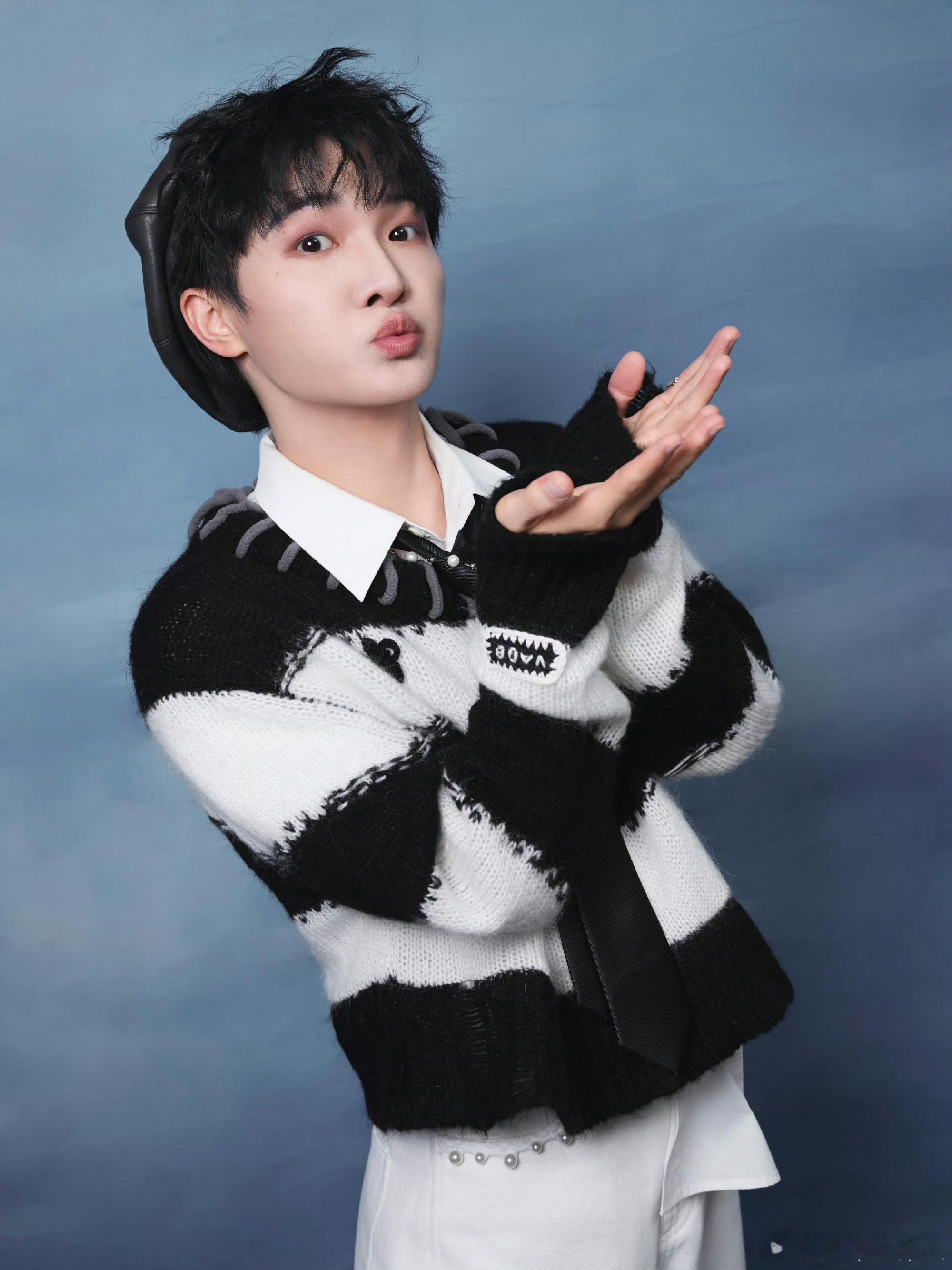 : 1️⃣腾讯音乐由你榜❤️周深家里家外2主题曲 时间啊 一定会帮你见证，向左或